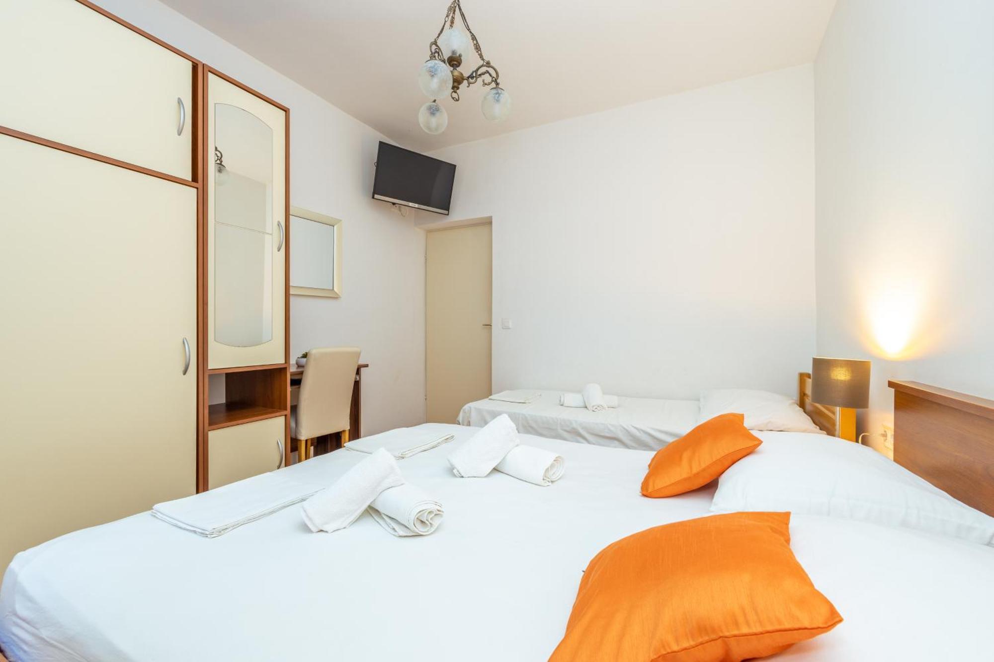 Apartments By The Sea Duce, Omis - 946 Quarto foto