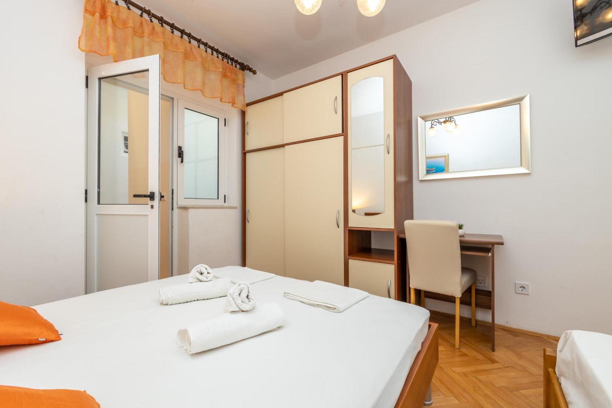 Apartments By The Sea Duce, Omis - 946 Quarto foto