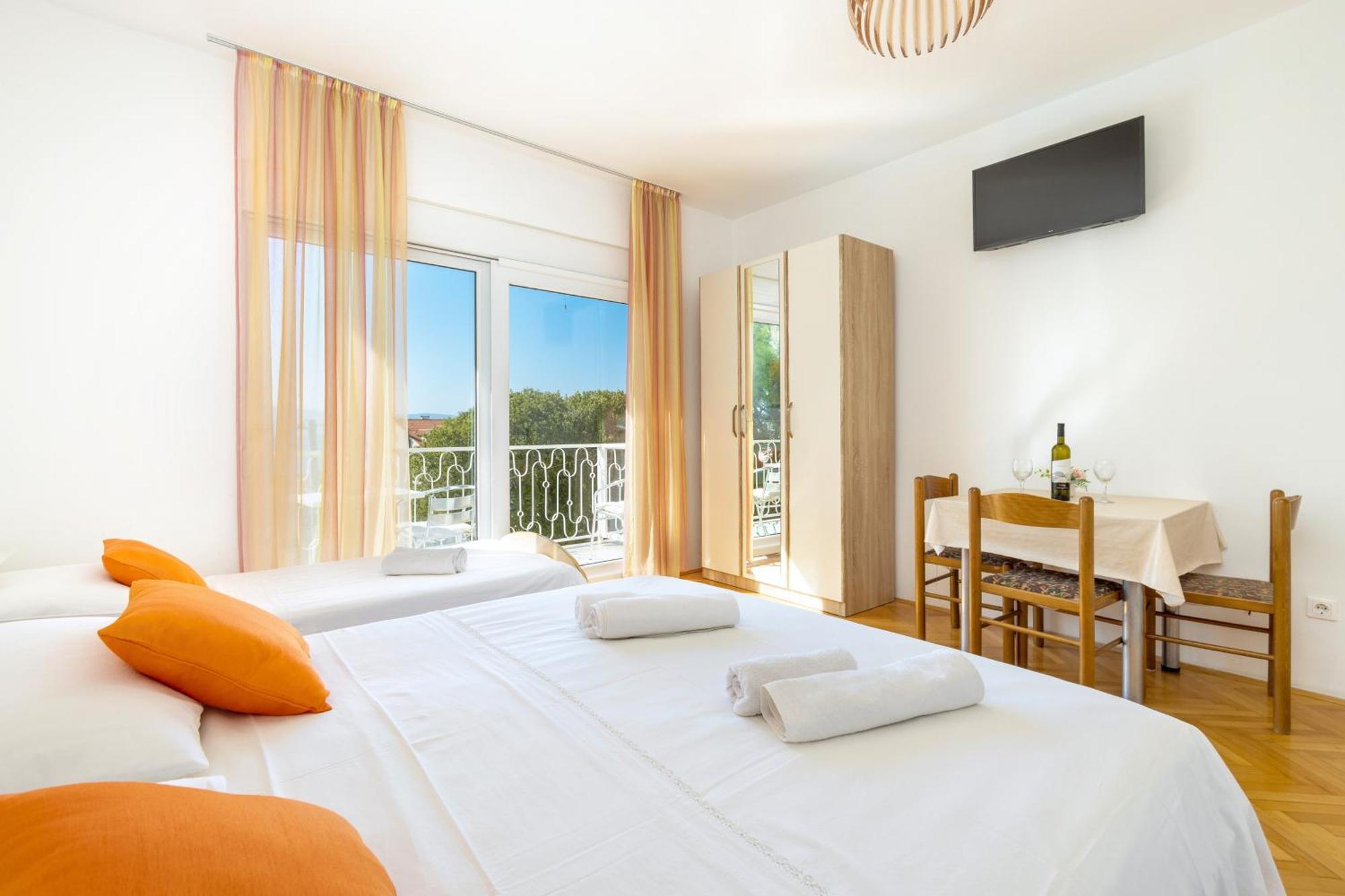 Apartments By The Sea Duce, Omis - 946 Quarto foto